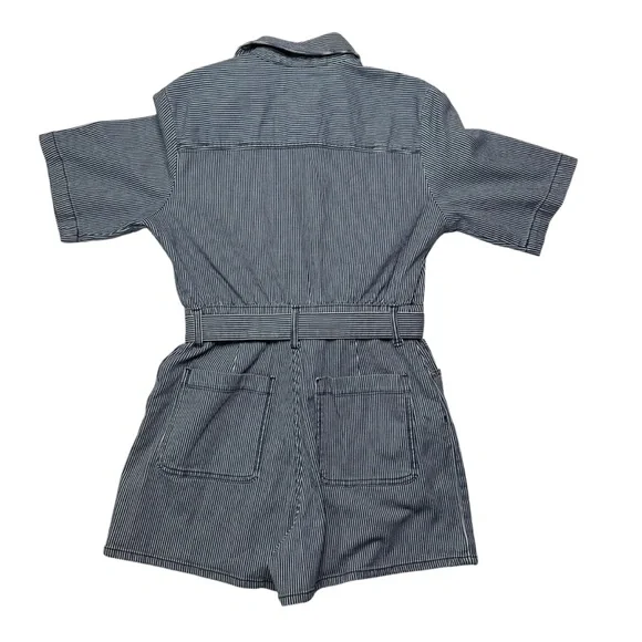 Universal Threads Navy and White Striped Short Sleeve Romper Size 10 NWT - Picture 2 of 11